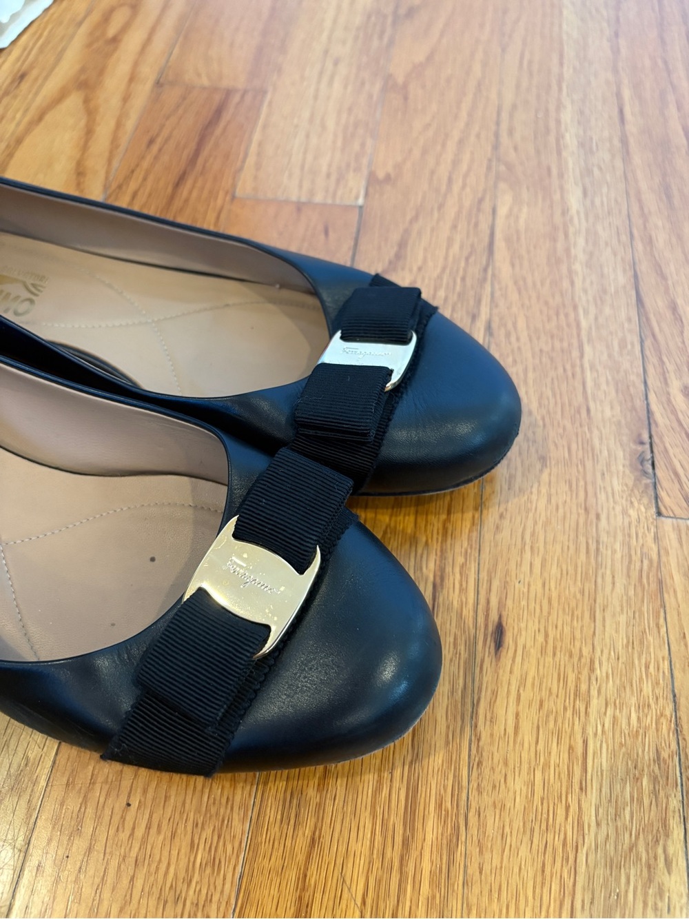 Ferragamo Varina Leather Ballet Flats - Picture 2 of 5